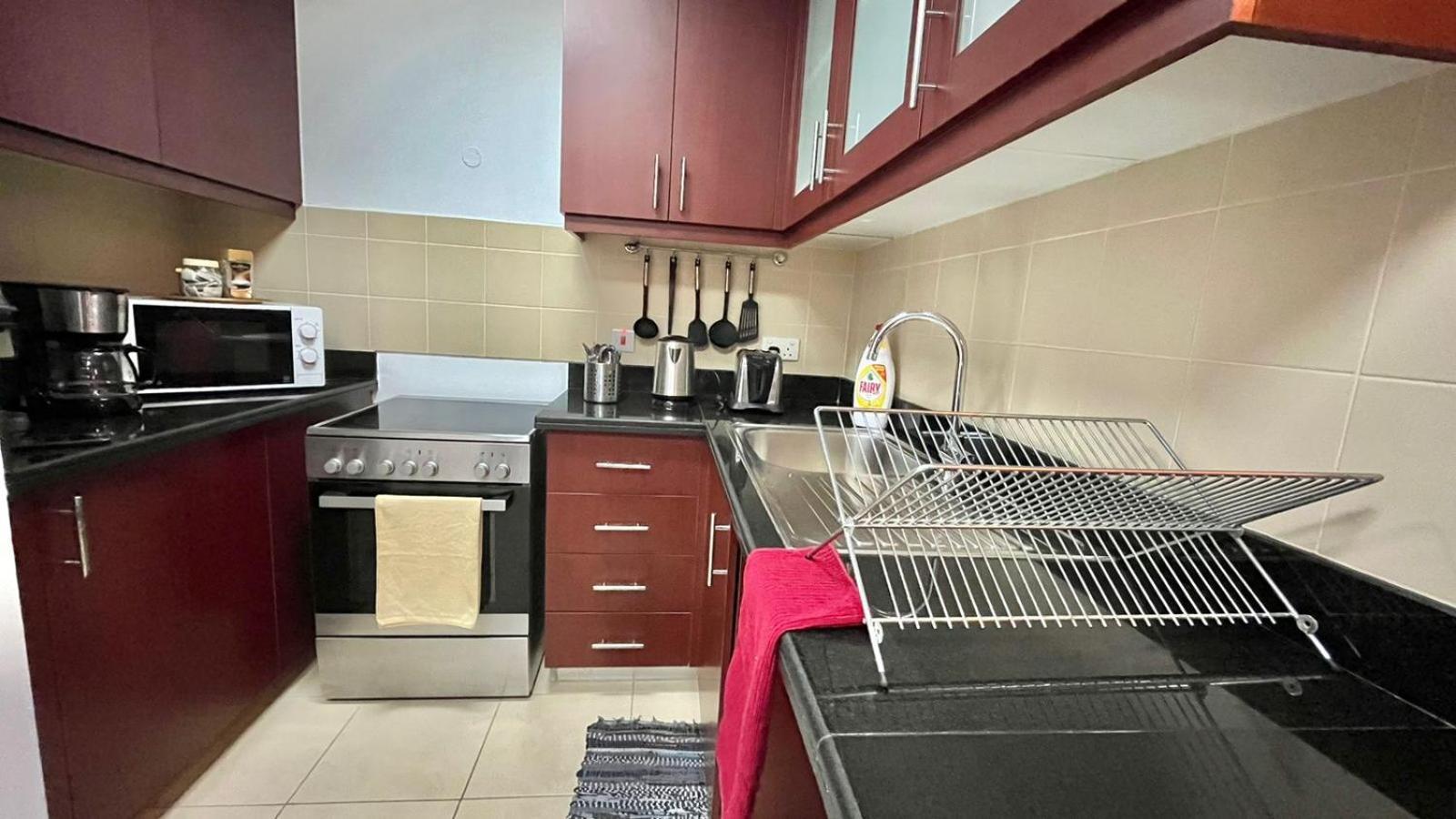 Daire Amazing 1bdr In Jbr- Beach Access And Lake View Dubai