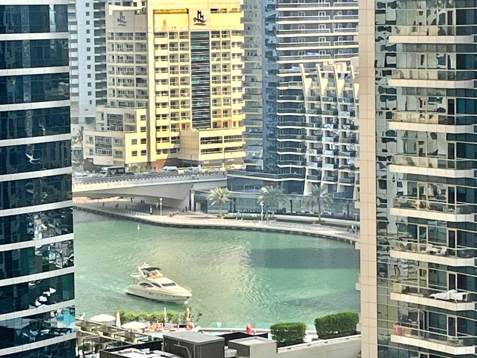 Daire Amazing 1bdr In Jbr- Beach Access And Lake View *