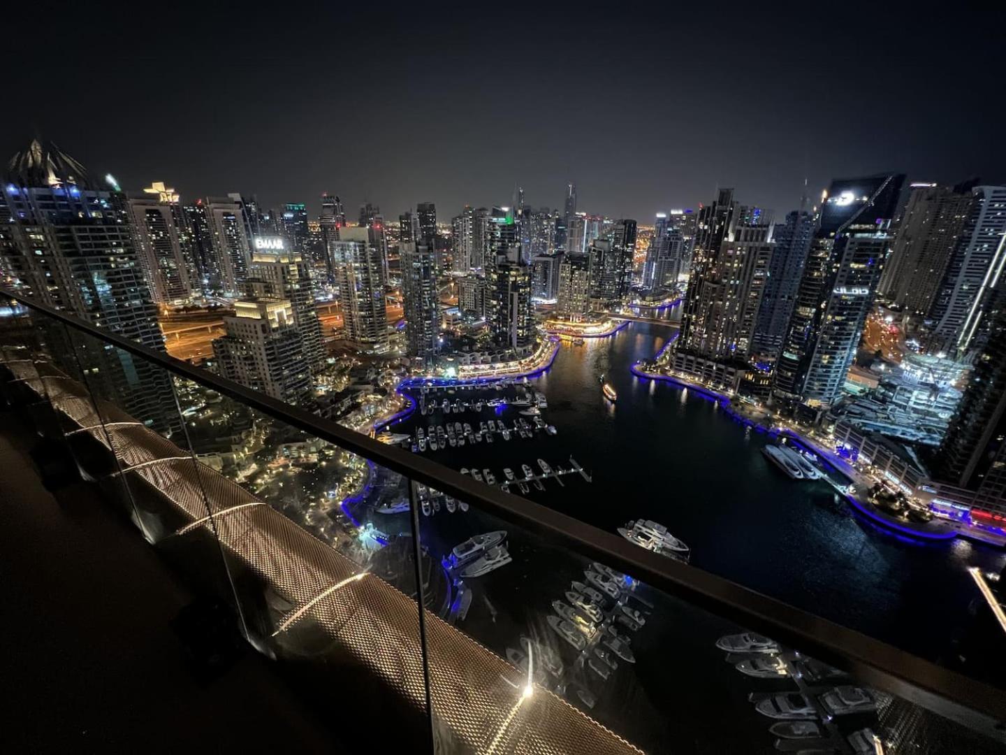 Apartment Luxurious 3brmaid With Stunning Marina Views Dubai