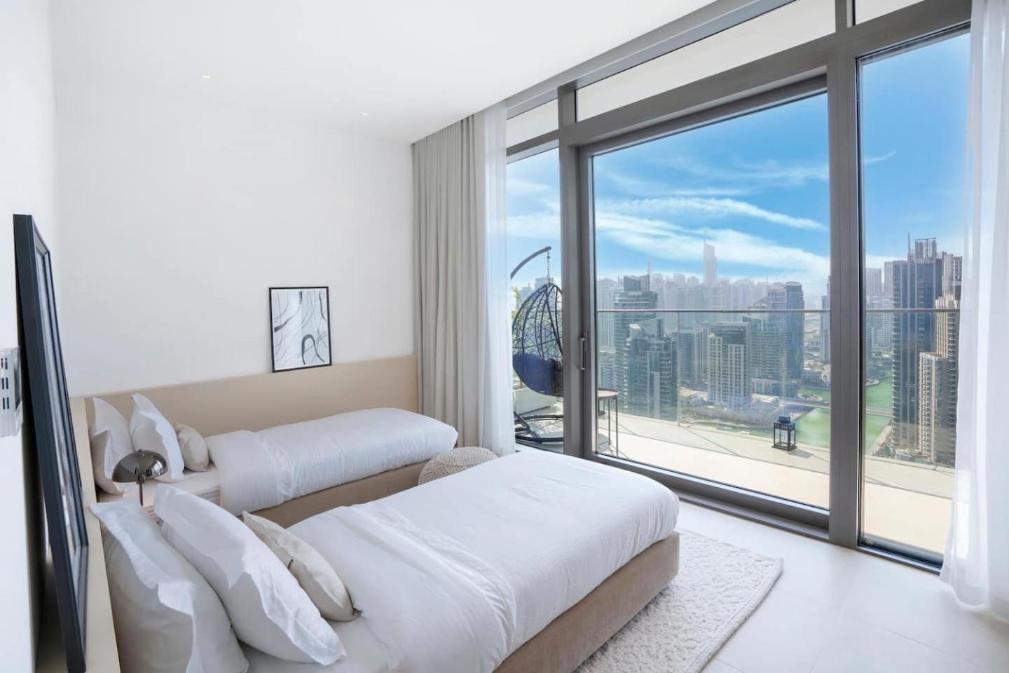 Luxurious 3brmaid With Stunning Marina Views Apartment