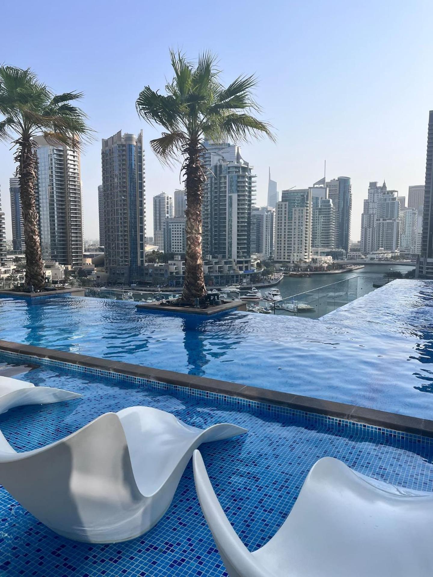 Luxurious 3brmaid With Stunning Marina Views Apartment Dubai