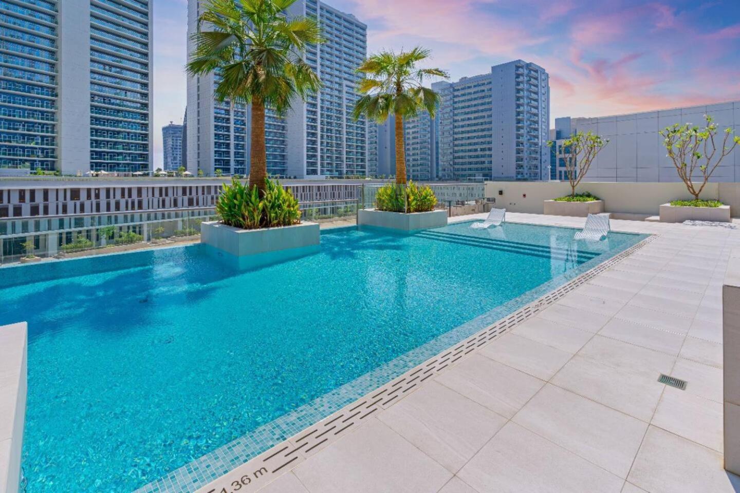 Fashionable Studio8 Min Walk To Burj Khalifa Apartment