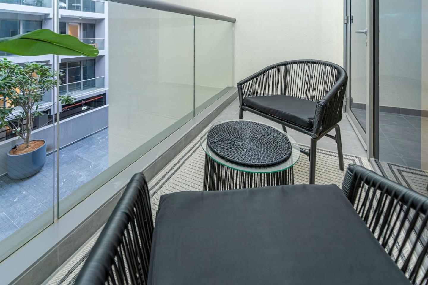 Fashionable Studio8 Min Walk To Burj Khalifa Apartment