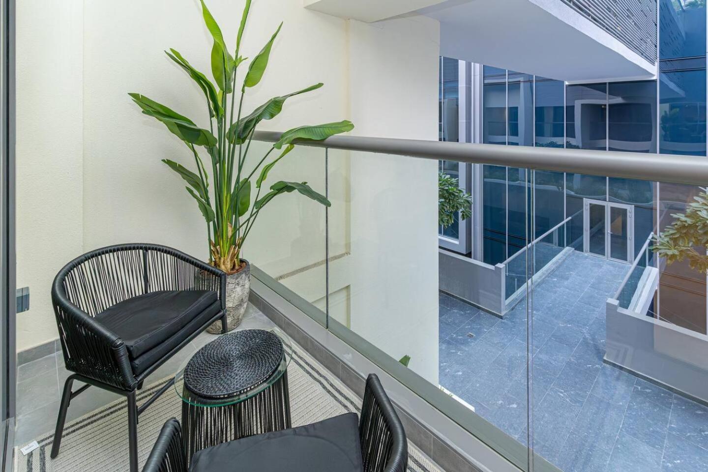 Fashionable Studio8 Min Walk To Burj Khalifa Apartment *