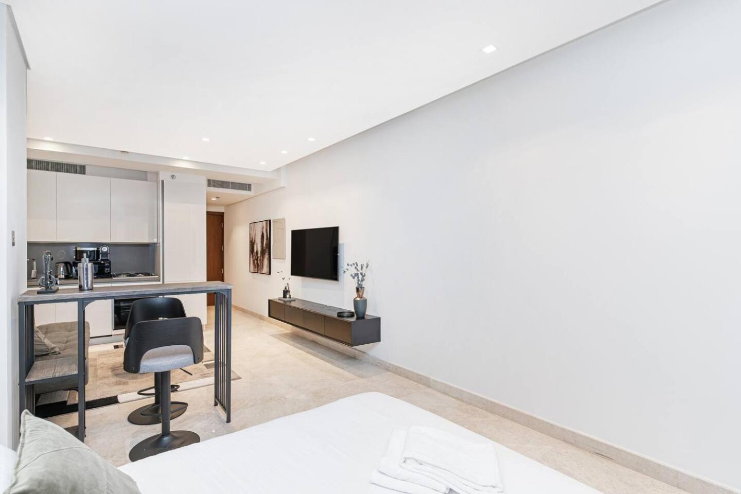 Apartment Cozy & Lux Studio-walk To Burj Khalifasleeps 3 *
