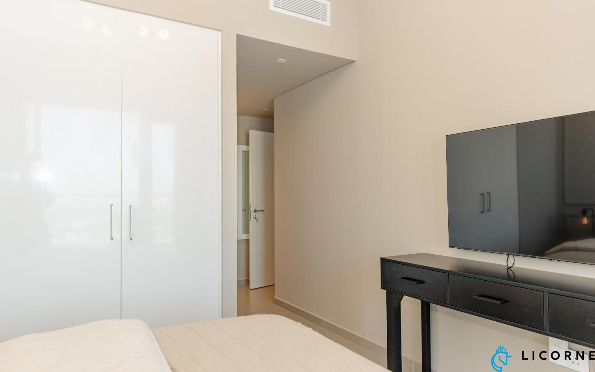 Brand New Modern 2br Retreat, Walk To Mall - Downtown Views Ll Daire