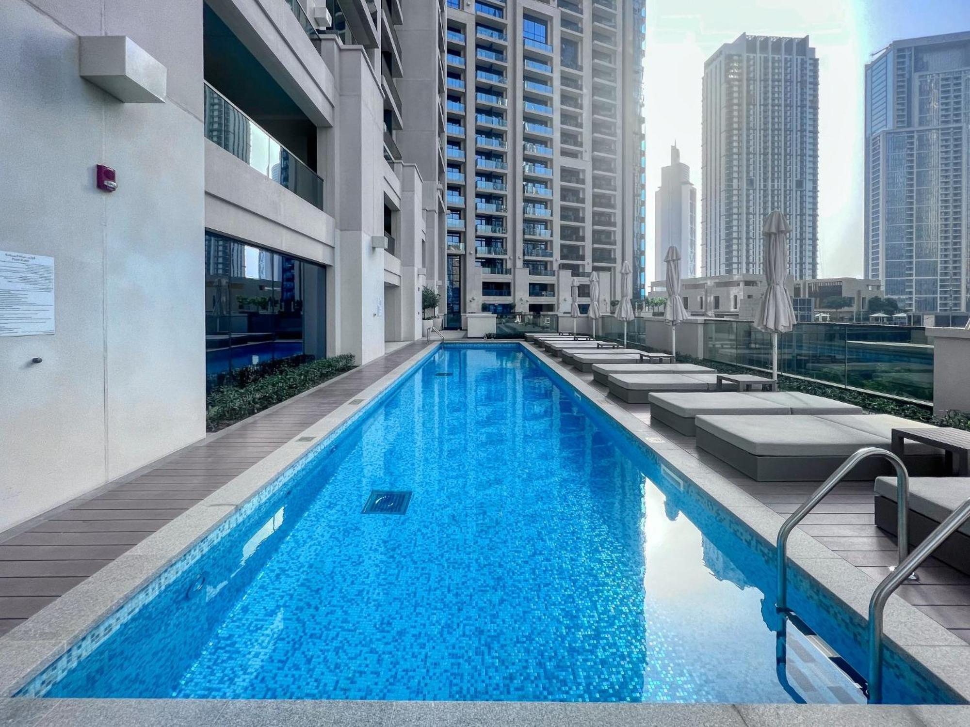 Full Burj Khalifa View - Two Balconies Apartment
