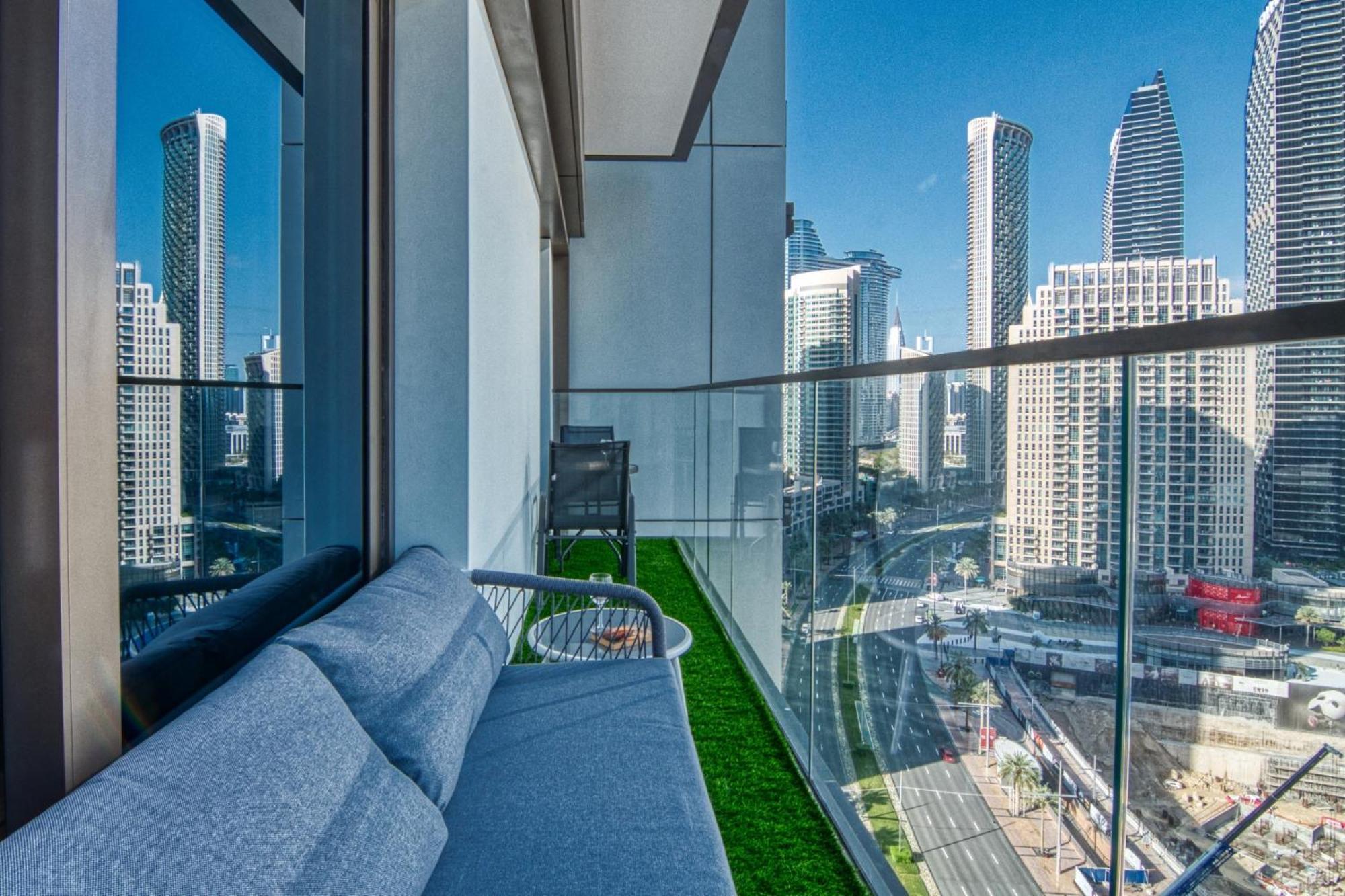Incredible Burj Khalifa & Opera View Dubai