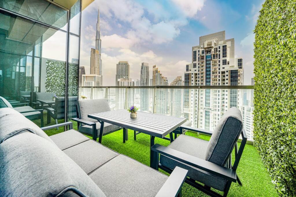 Paramount Midtown - Burj Khalifa Views