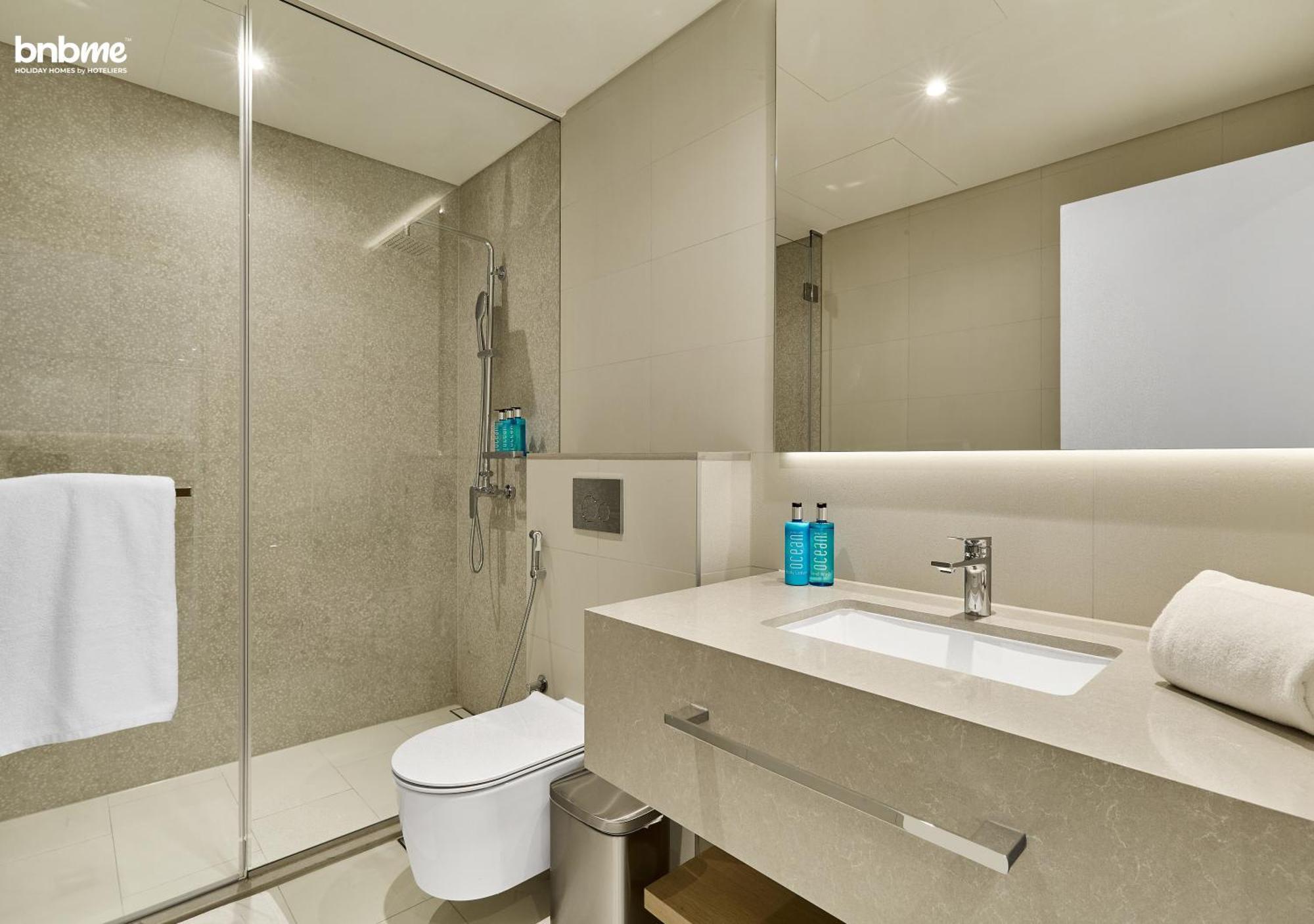 Bnbmehomes - La Vie Apartment Dubai