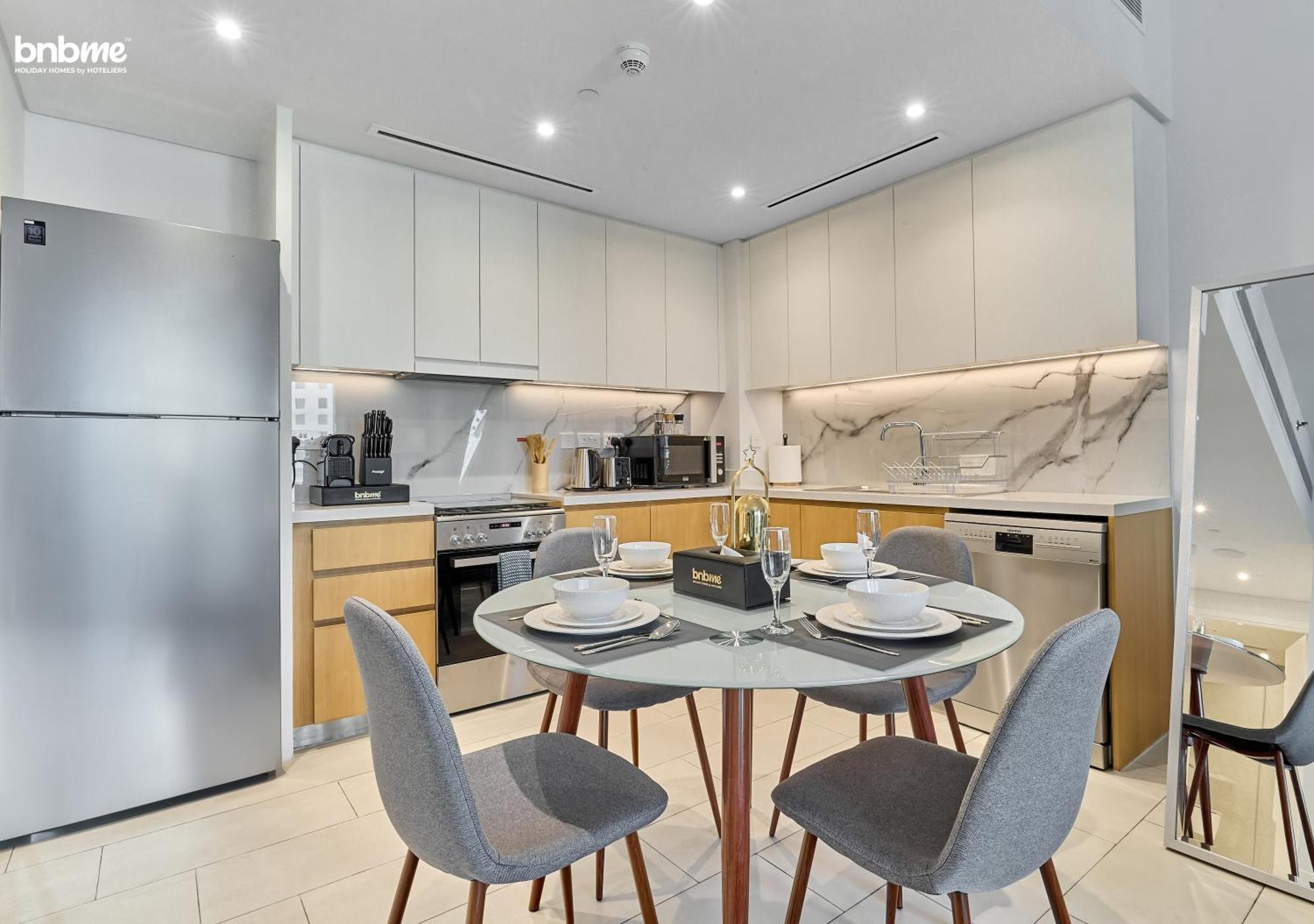 Bnbmehomes - La Vie Apartment *
