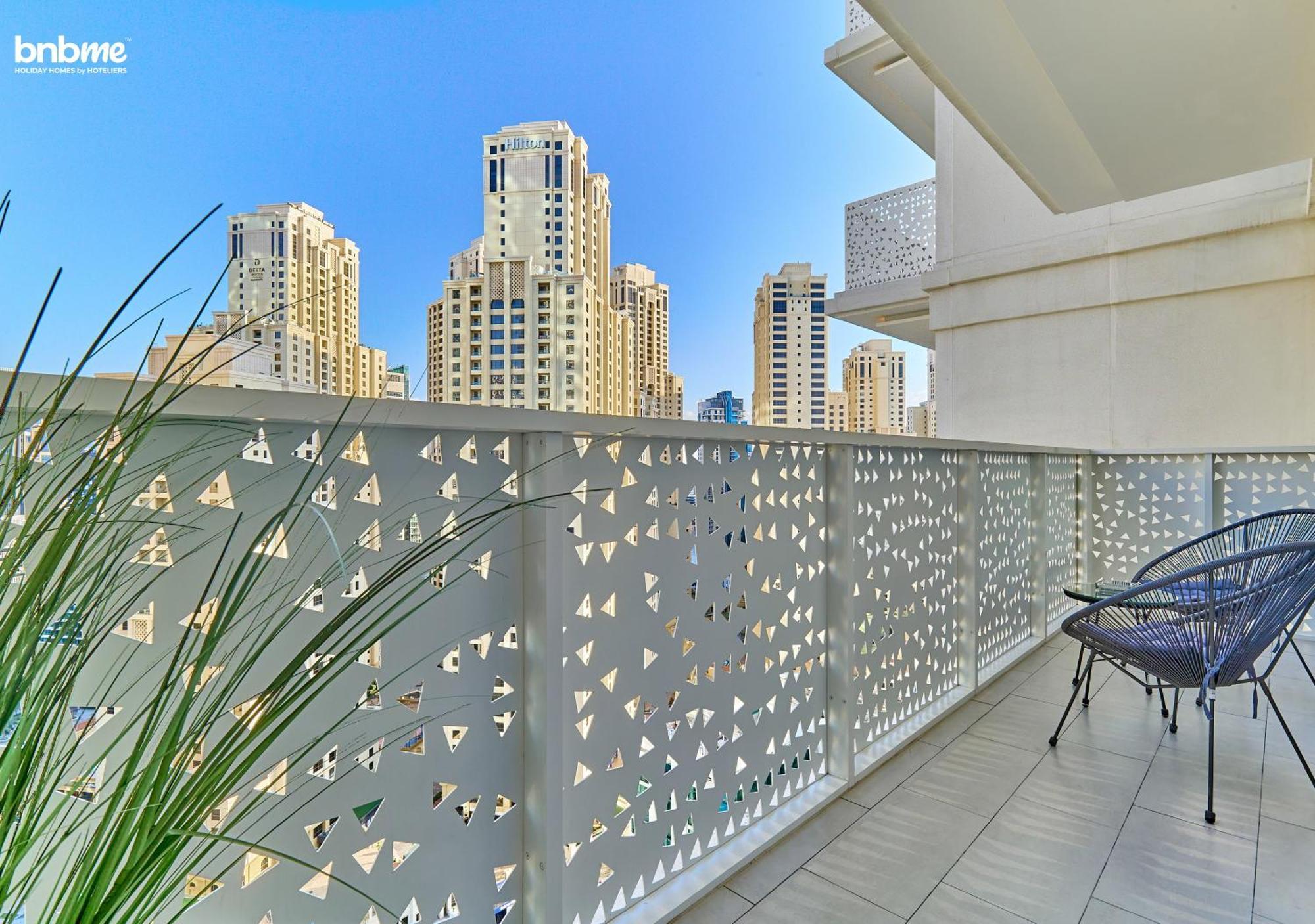 Bnbmehomes - La Vie Apartment Dubai
