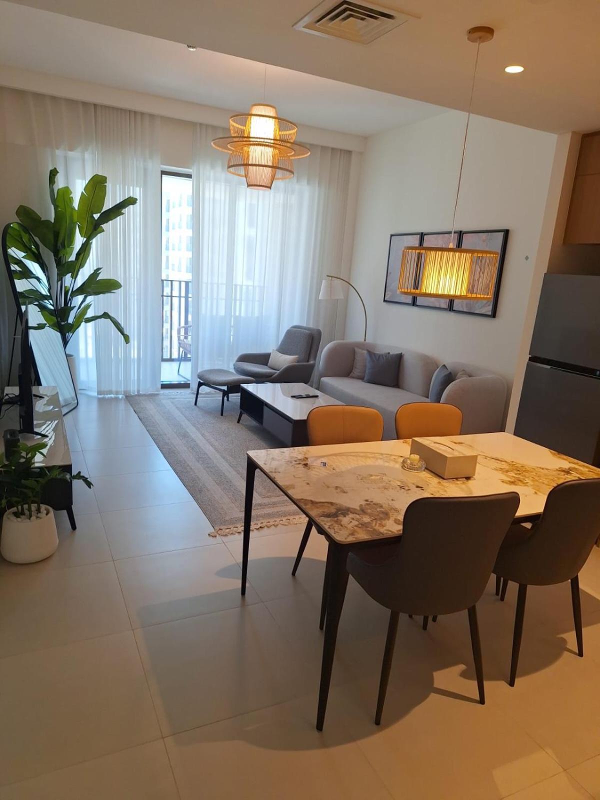 Creek Beachfront Heaven: 1br Luxe Harbor Flat Apartment
