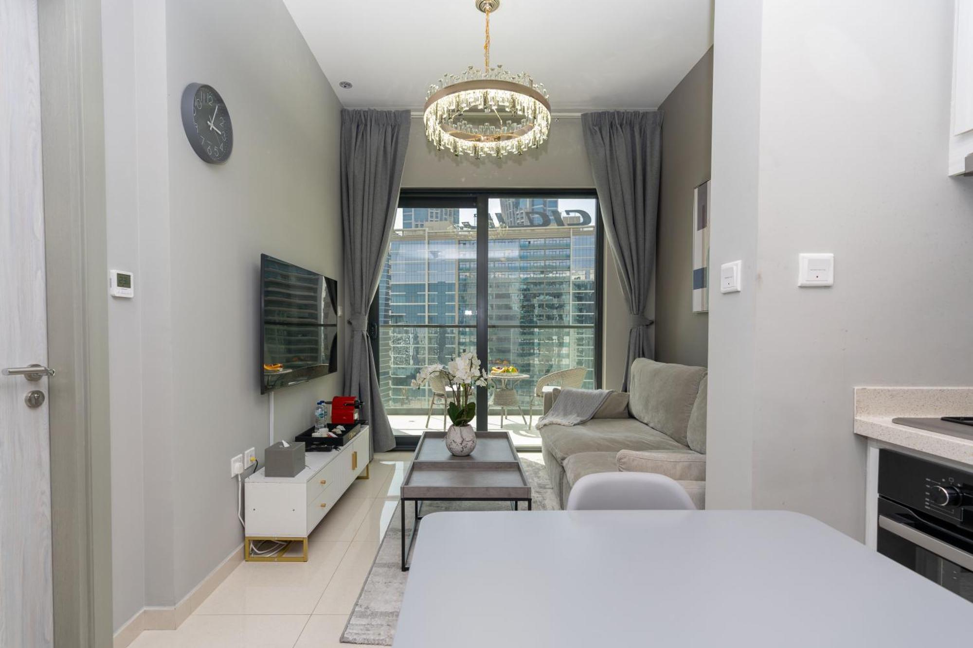 Daire Citihome-1br In Business Bay Overlooking The Canal *