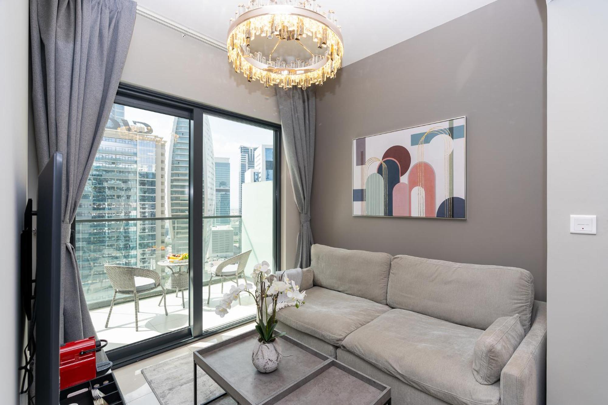Daire Citihome-1br In Business Bay Overlooking The Canal Dubai