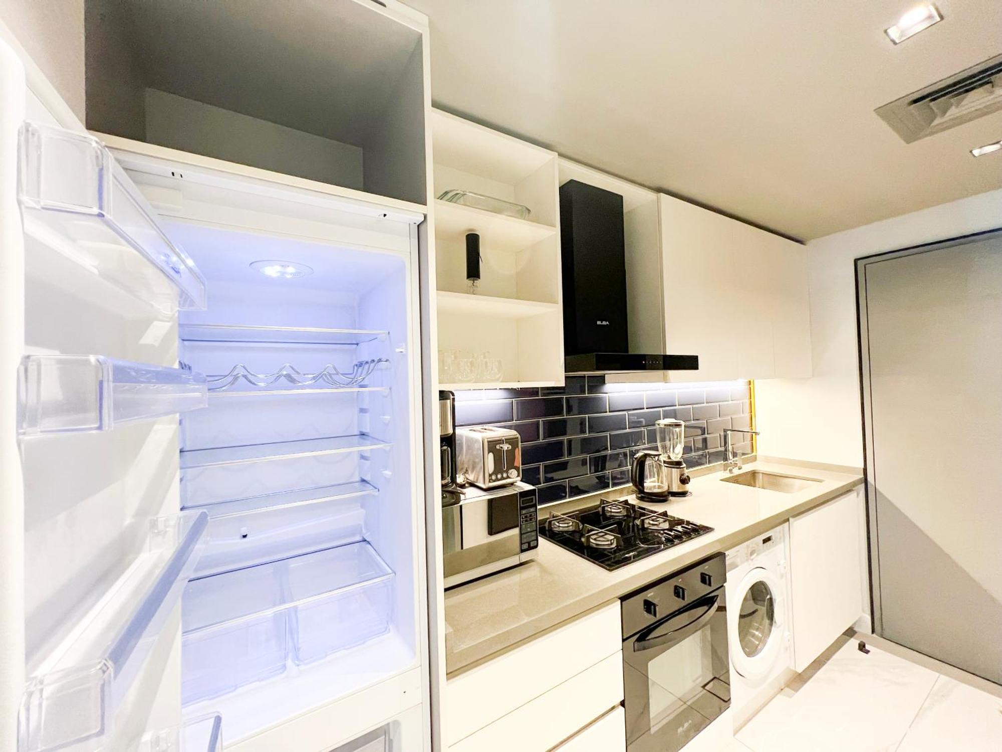 Mag318, Modern Studio With Great Amenities And Canal View, 5min Walk To Mall Apartment