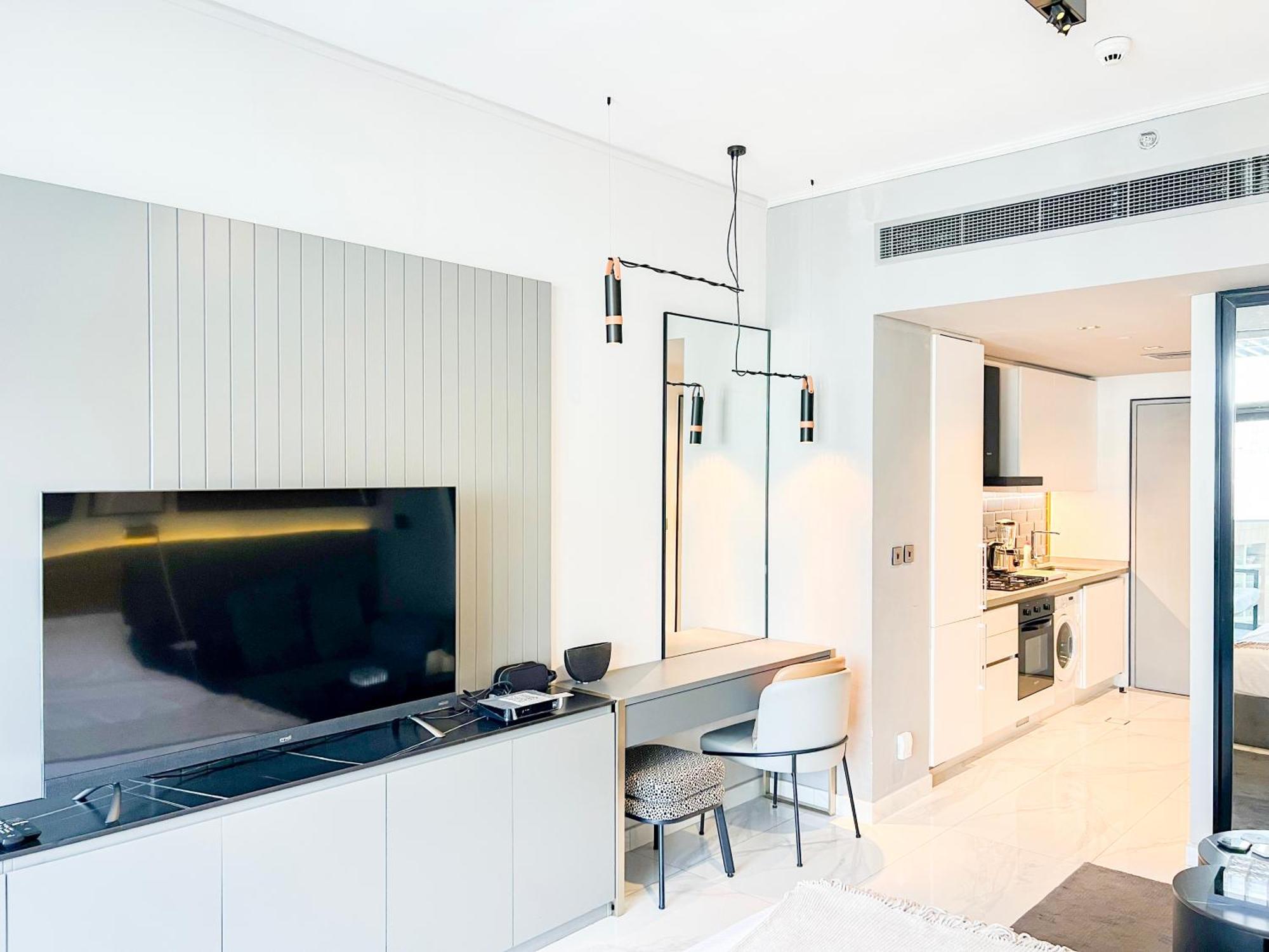 Mag318, Modern Studio With Great Amenities And Canal View, 5min Walk To Mall Apartment