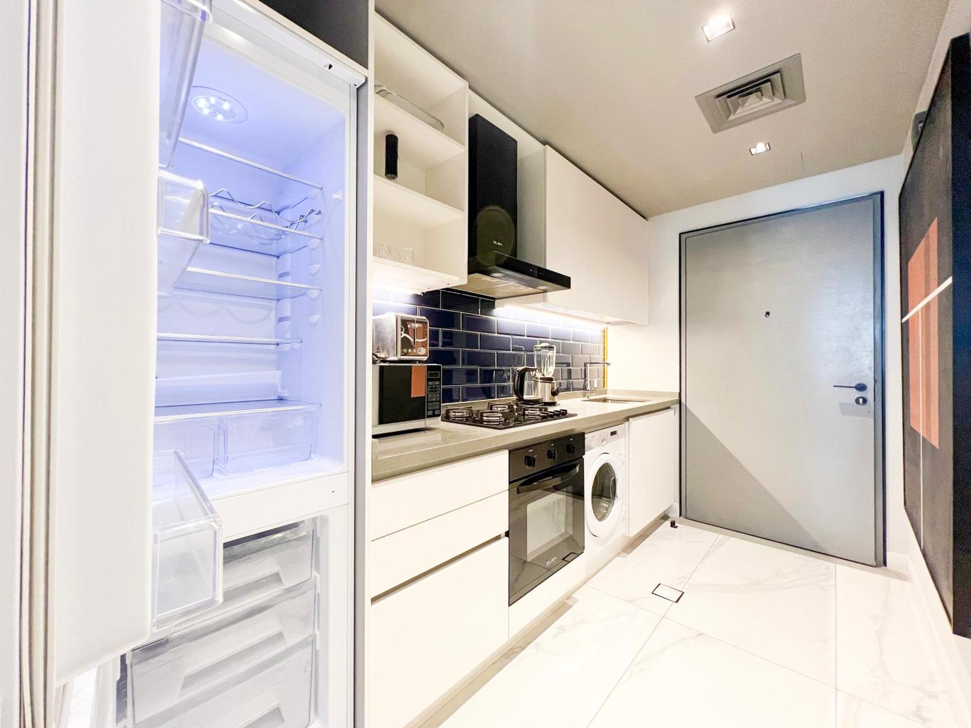 Mag318, Modern Studio With Great Amenities And Canal View, 5min Walk To Mall Dubai