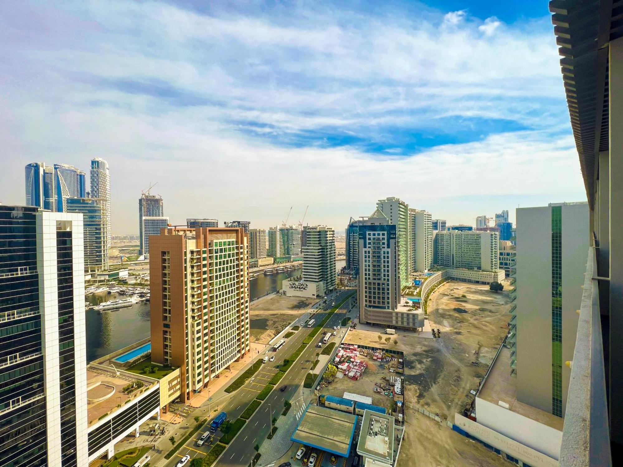 Apartment Mag318, Modern Studio With Great Amenities And Canal View, 5min Walk To Mall Dubai