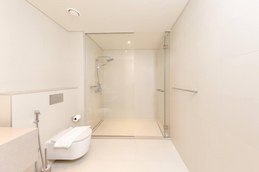 Apartment Fantastic And Rare 4br+maid's In Jbr Walk Dubai
