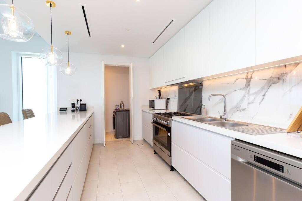 Fantastic And Rare 4br+maid's In Jbr Walk Apartment Dubai