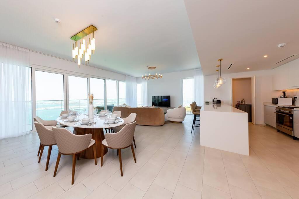 Fantastic And Rare 4br+maid's In Jbr Walk *