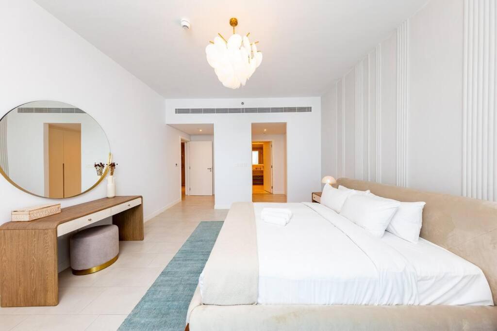 Fantastic And Rare 4br+maid's In Jbr Walk Apartment