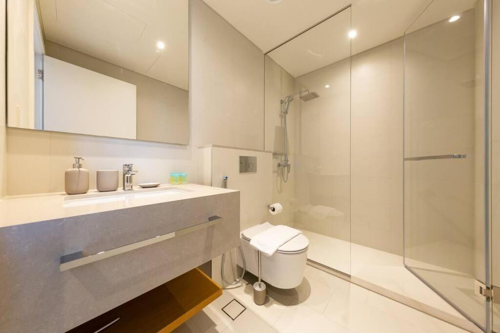 Fantastic And Rare 4br+maid's In Jbr Walk Apartment Dubai