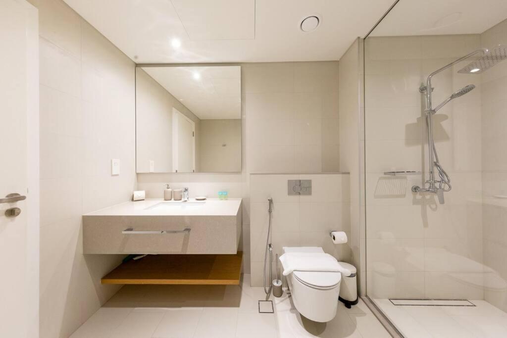 Fantastic And Rare 4br+maid's In Jbr Walk Dubai