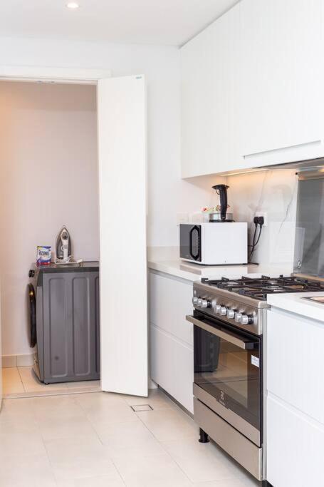 Fantastic And Rare 4br+maid's In Jbr Walk Apartment