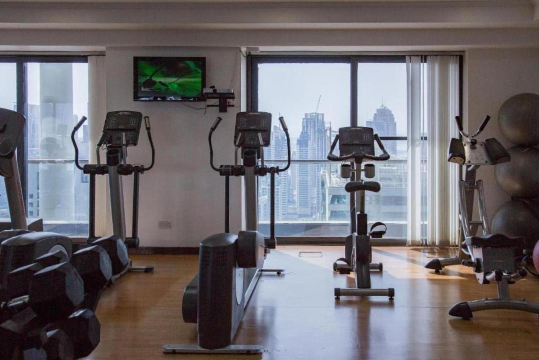 Click - Jlt - & Balcony Lakes View Entire -ra Apartment Dubai