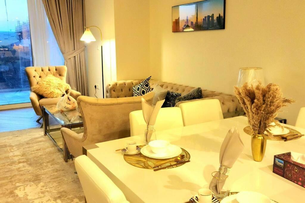 3br Beige Gray Escape Silver Skywalk Sanctuary *