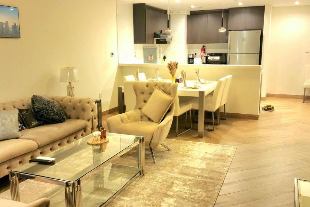 3br Beige Gray Escape Silver Skywalk Sanctuary *