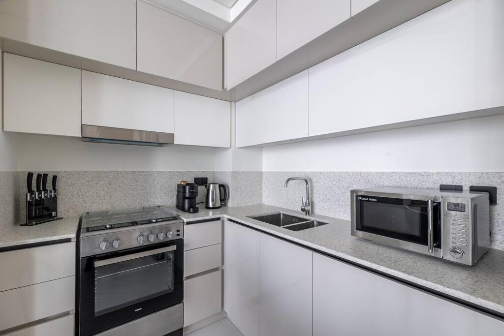 Goldbest - Emaar Beachfront 2bdr *