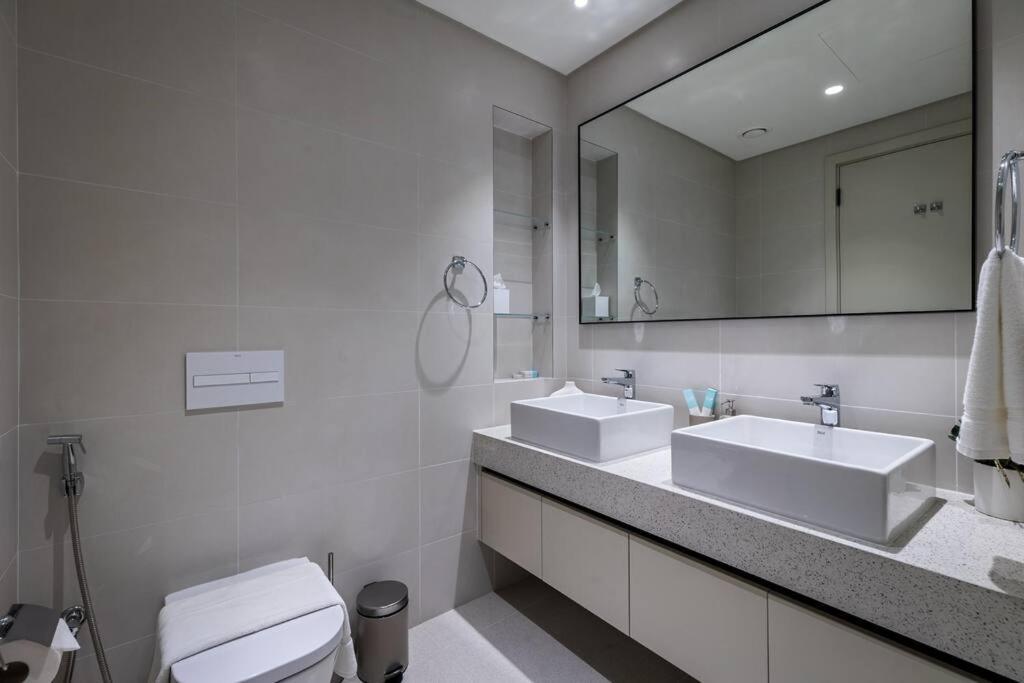 Goldbest - Emaar Beachfront 2bdr