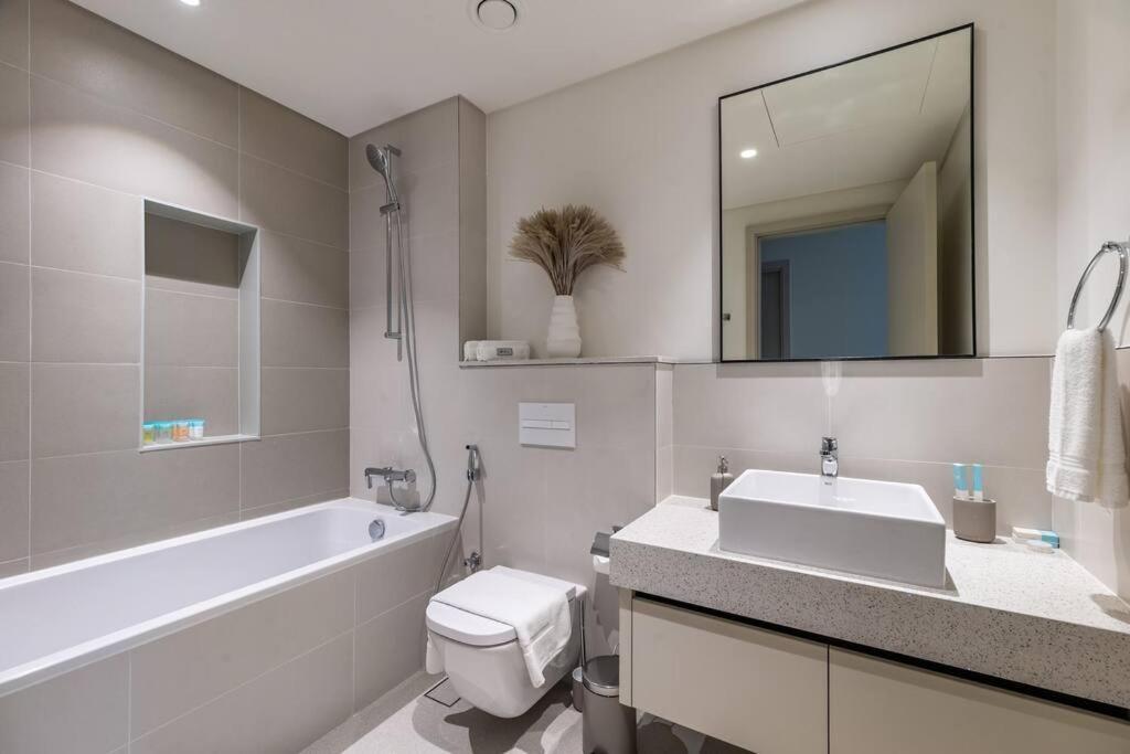 Goldbest - Emaar Beachfront 2bdr Apartment *