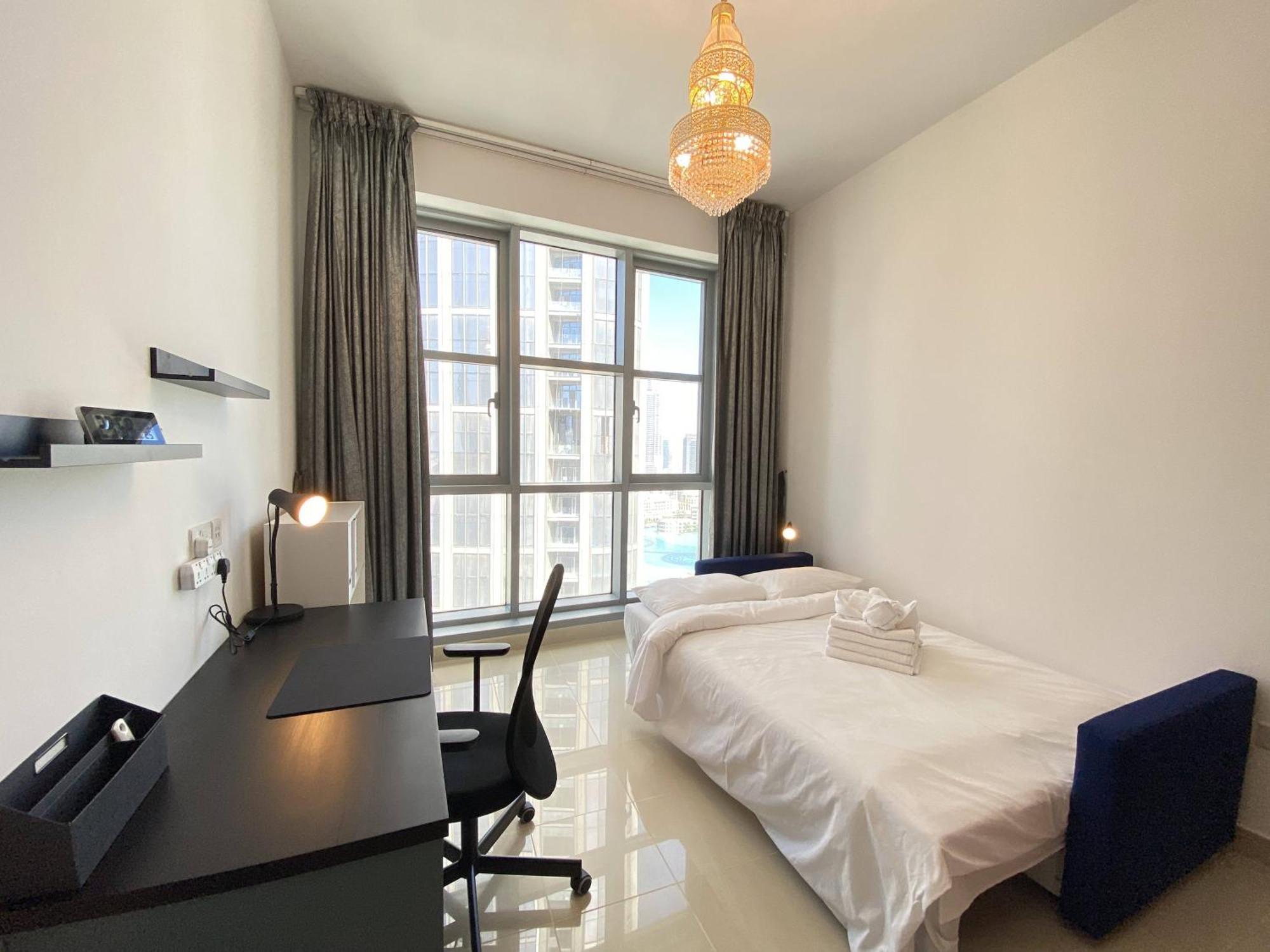 Lux Standpoint Tower Burj & Fountain Views Apartment *