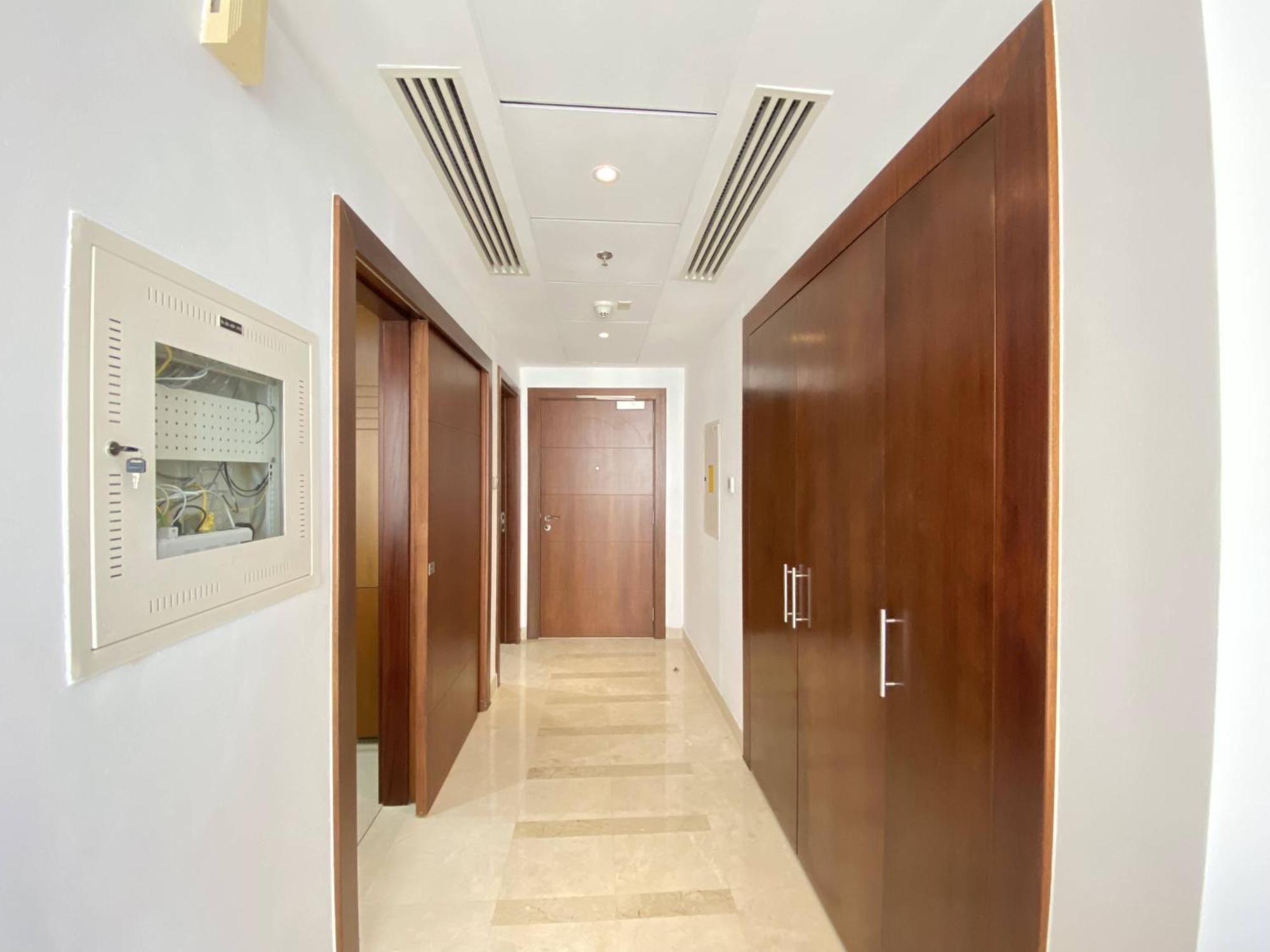 Lux Standpoint Tower Burj & Fountain Views Apartment *
