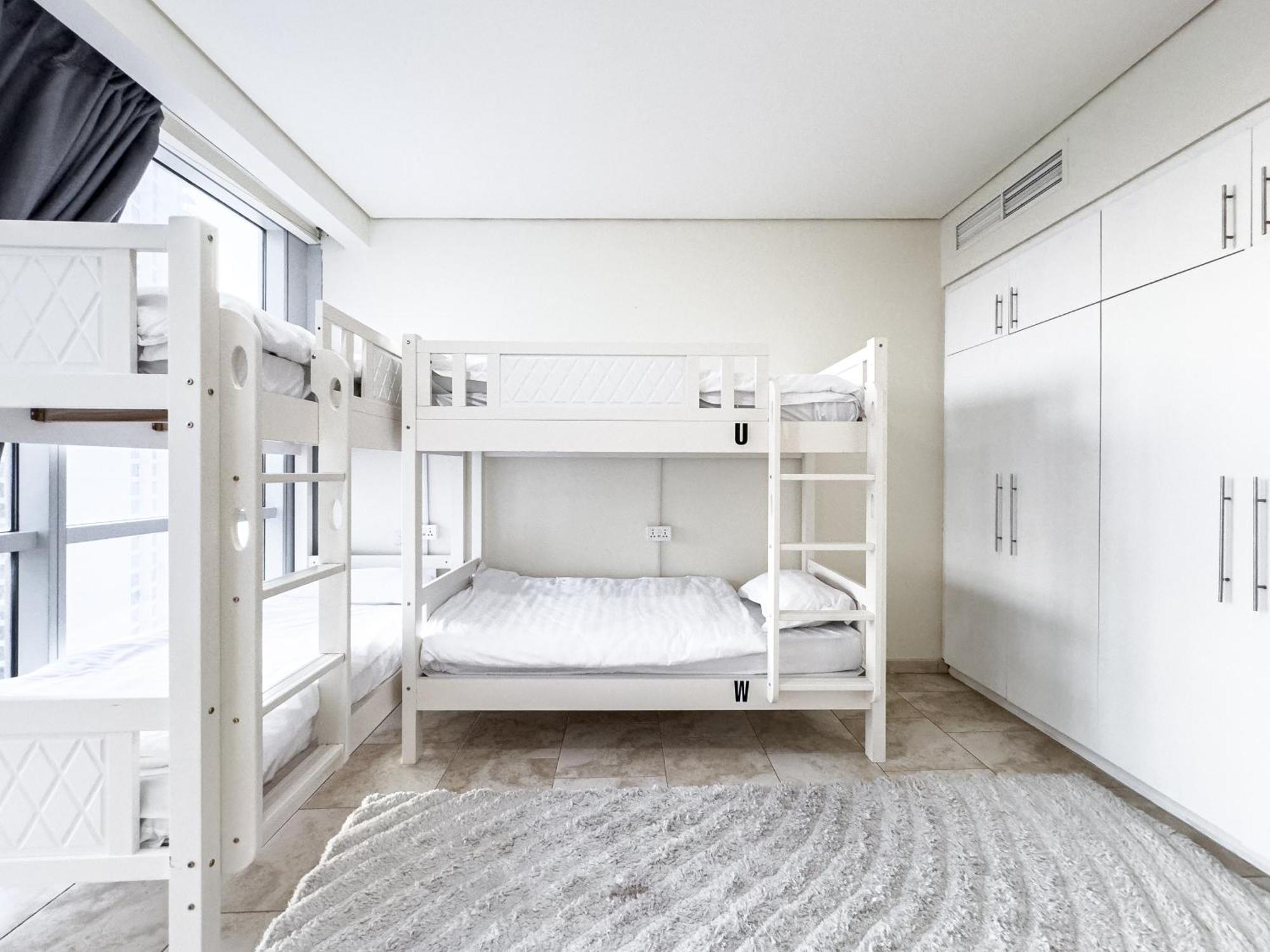 Ar Holiday Jbr Hostel