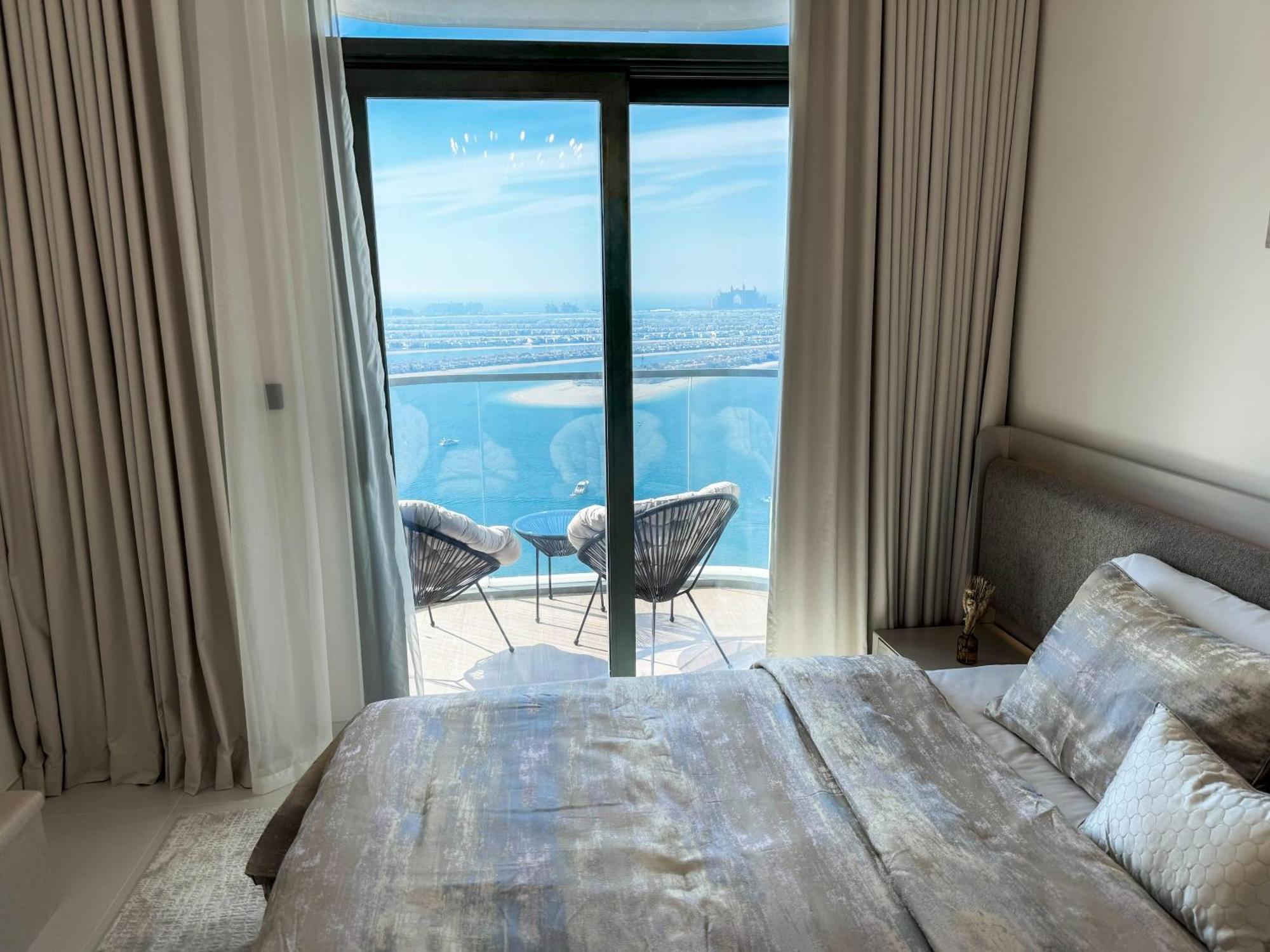 Apartment Panoramic Escape With Private Beach, 2br On High Floor *