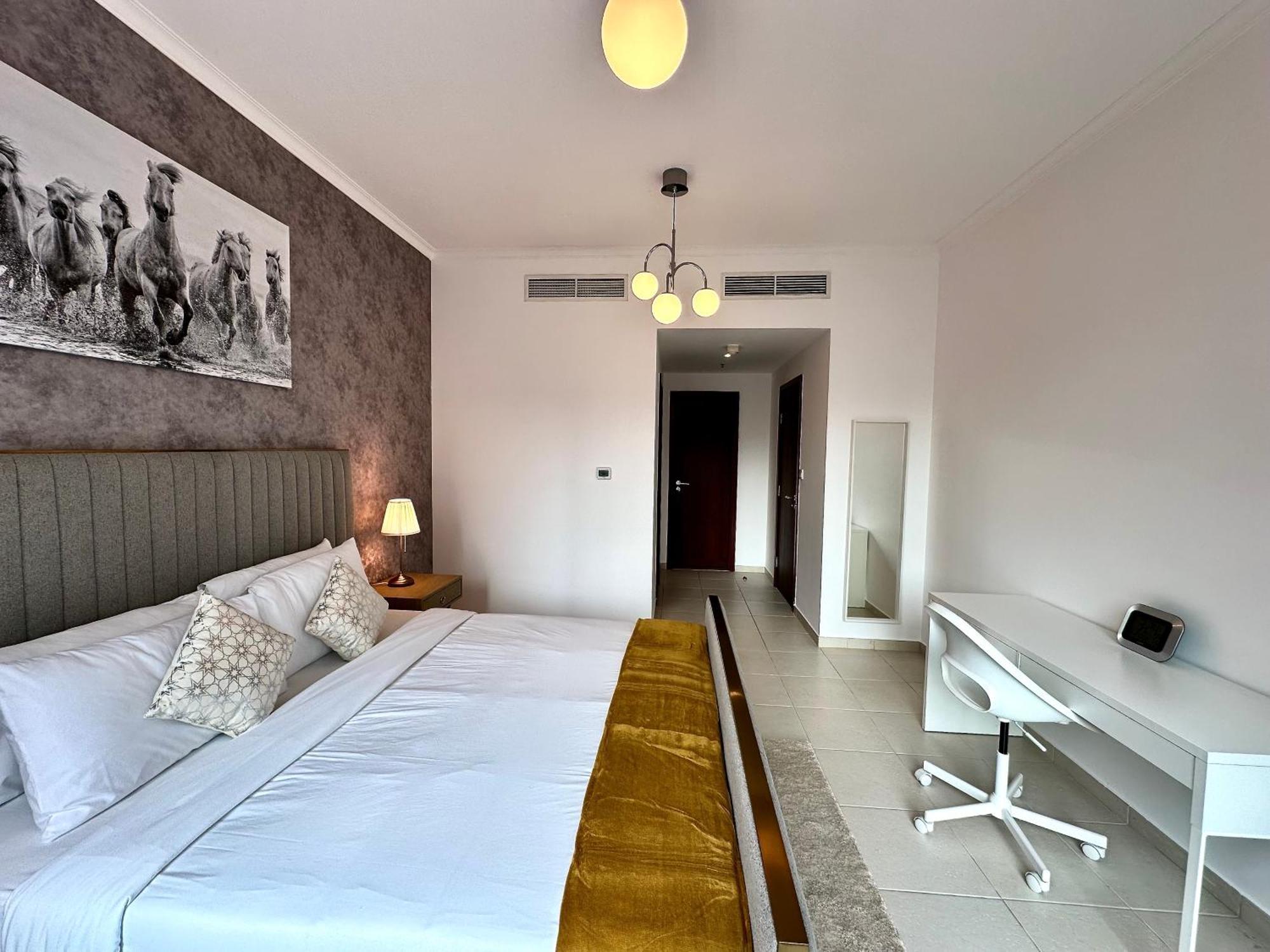 Lux I The Residences I Sky Line Views Apartment Dubai