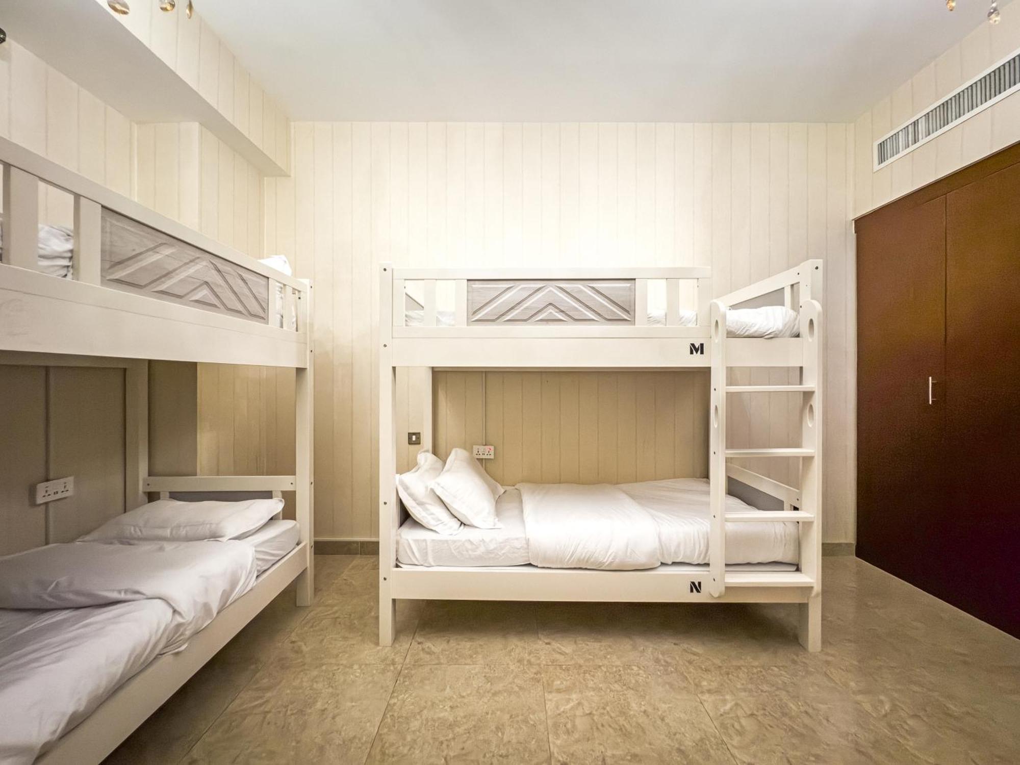 Ar Holiday Jbr 2 Albergue