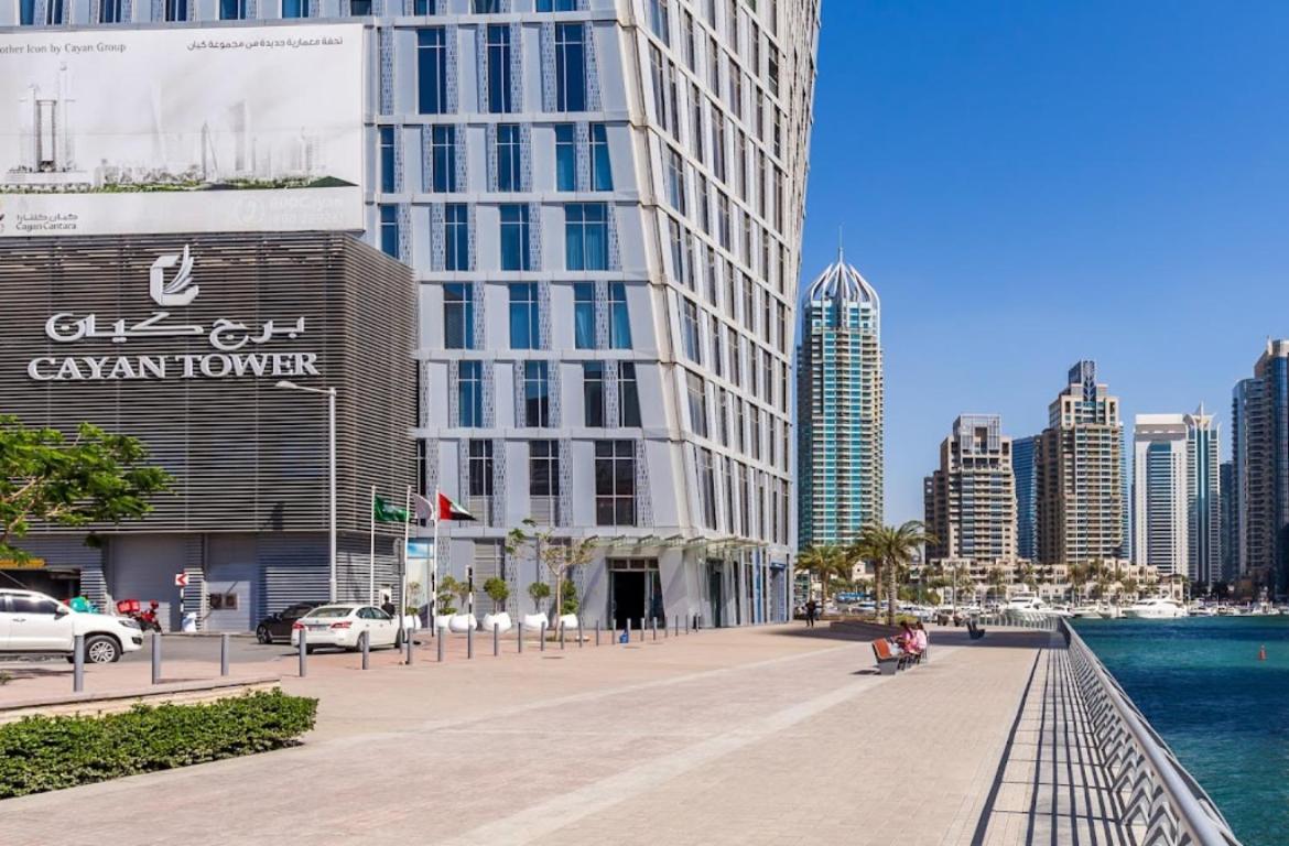 Cayan Tower - Of Choice *