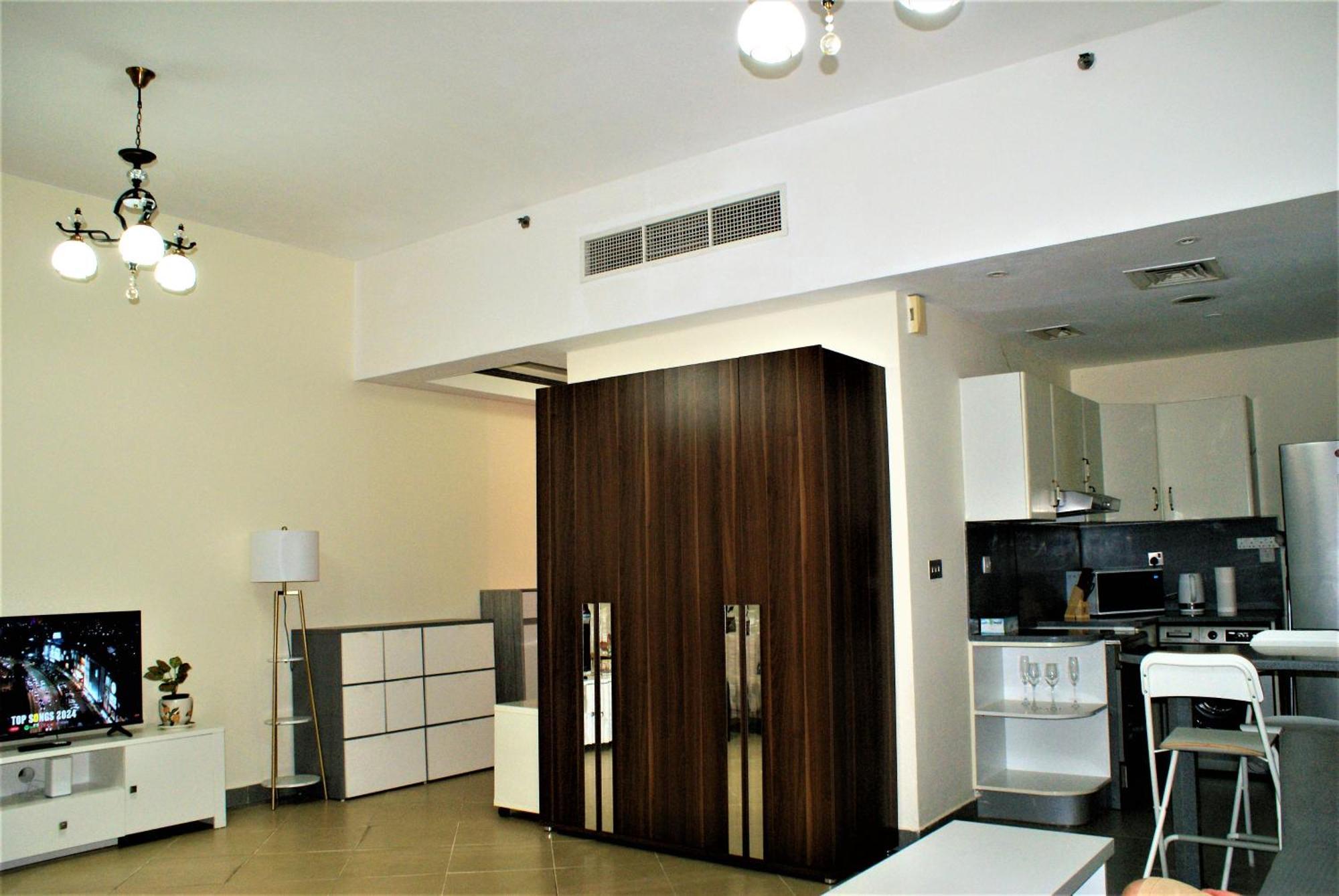 Apartment - Cozy, Very Accessible And So Near To Train Station
