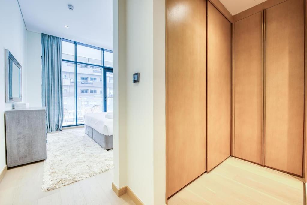 Rh - Spacious Chic Apartment, Next To Mall Apartamento *