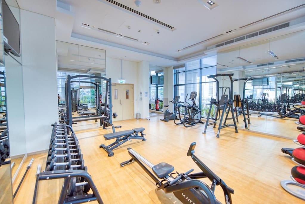 Rh - Spacious Chic Apartment, Next To Mall * Dubai
