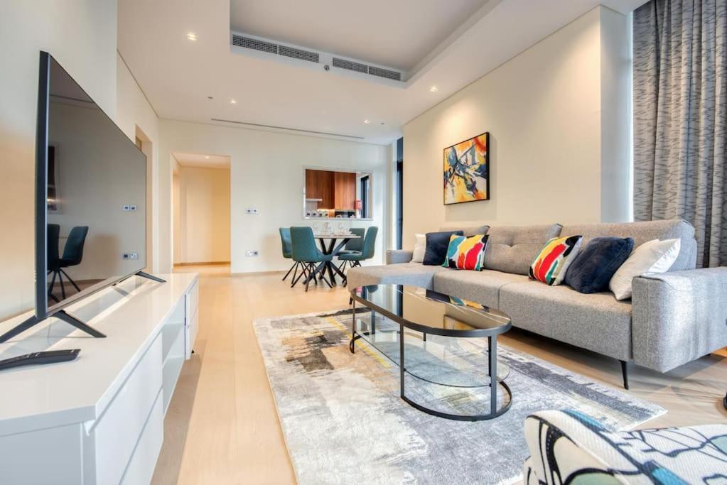 Apartamento Rh - Spacious Chic Apartment, Next To Mall Dubai