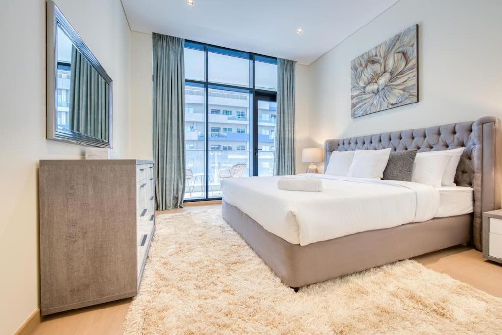 Rh - Spacious Chic Apartment, Next To Mall Dubai