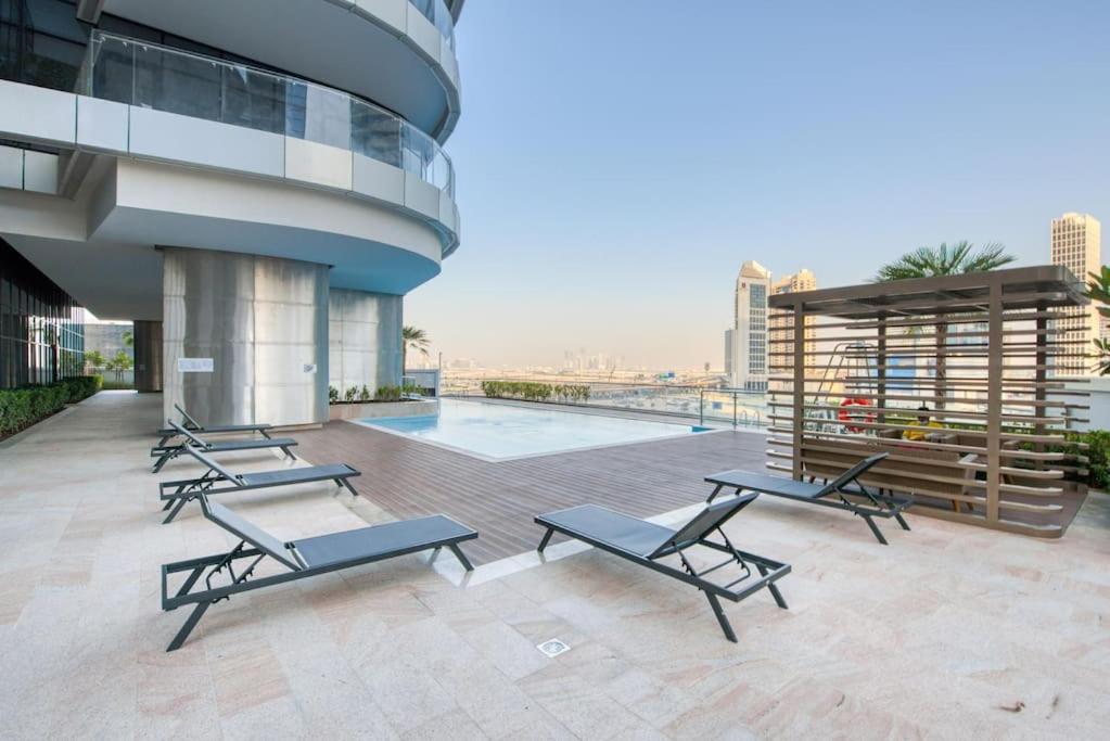 Rh - Spacious Chic Apartment, Next To Mall