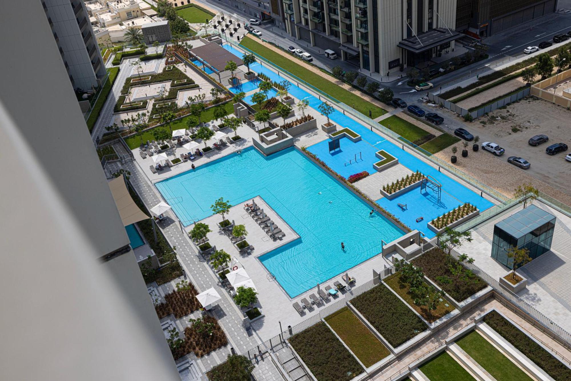 Burj Khalifa View & Mall Connection * Dubai